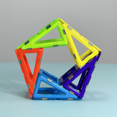 Renkli Geometrik Manyetik Pliteler Serbest Tarz Pentaram Şekiller Yapı Blokları Seti